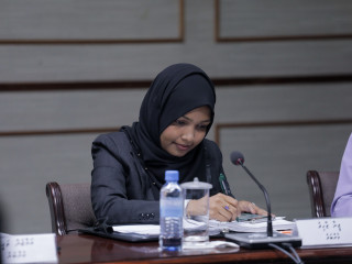 މޯލްޑިވްސް ބްރޯޑްކާސްޓިން ކޮމިޝަން (ބްރޯޑްކޮމް)ގެ މެންބަރު ޒީނާ ޒާހިރު