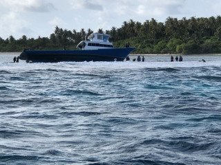 ފަރަށް އެރި ސަޕްލައި ދޯނި