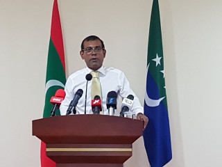 ނޫސްވެރިންގެ ބައްދަލުވުމުގައި ރައީސް ނަޝީދު ވާހަކަފުޅުދައްކަވަނީ