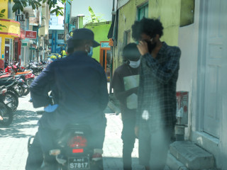 ފުލުހުން މާލޭގެ މަގުމަތީގައި ހަރަކާތްތެރިވަނީ