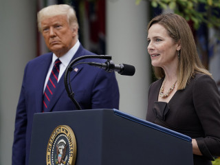 އެމެރިކާގެ ސުޕްރީމް ކޯޓުގެ ފަނޑިޔާރުކަމުގެ މަޤާމަށް ޓްރަމްޕް ފޮނުއްވީ އެމީ ކޯނީގެ ނަންފުޅު