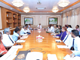 \"ނޮވެލް ކޮރޯނާ ވައިރަސް\" އާއި ބެހޭގޮތުން ރައީސުލްޖުމްހޫރިއްޔާ ކަމާއިބެހޭ އިދާރާތަކާއި މަޝްވަރާ ކުރައްވަނީ