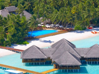 މެދުފުށި އައިލަންޑް ރިސޯޓު