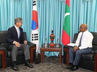 ސައުތުކޮރެއާ އިން ރާއްޖެއަށް ކަނޑައަޅުއްވާފައިވާ ސަފީރު އާއި ފޮރިން މިނިސްޓަރު އަބްދުﷲ ޝާހިދު