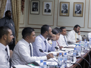 މިނިވަން މުއައްސަސާތަކާއި ބެހޭ ކޮމިޓީގެ ބައްދަލުވުމެއް ކުރިޔަށް ދަނީ