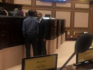 މަހިބަދޫ ދާއިރާގެ މެމްބަރު ތޯރިޤް މަޖިލީހުގެ ތަޅުމުން ނެރެނީ