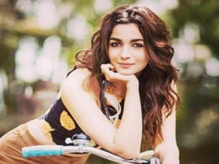 އާލިއާ އަށް ކަރަންގެ ހިތް އަތުލެވުނީ 3 މަހުގެ މަސައްކަތުން