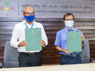 ނޭޝަނަލް ޕްލޭނިންގ ޑިޕާޓްމަންޓްގެ ޑިރެކްޓަރ ޖެނެރަލް މުޙައްމަދު ޢިމާދު އަދި އެމްޓީސީސީގެ ޗީފް އޮޕަރޭޝަންސް އޮފިސަރ ޝާހިދު ޙުސެއިން މޫސާ