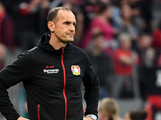 ކަރަންޓީނު ގަވާއިދާ ޚިލާފުވުމުން އައުގްސްބާގުގެ ކޯޗު ސަސްޕެންޑް ކޮށްފި