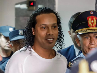 މަޝްހޫރު ފުޓްބޯޅަ ކުޅުންތެރިޔާ ރޮނާލްޑީނިއޯ