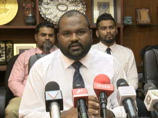 ޓްއަރިޒަމް މިނިސްޓްރީން ބޭއްވި ނޫސްވެރިންގެ ބައްދަލު ވުމުގައި މިނިސްޓަރ އަލީ ވަހީދު ވާހަކަފުޅު ދައްކަވަނީ