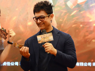 ޗައިނާގައި ތިބި އާމިރުގެ ފޭނުންނަށް ހާއްސަ މެސެޖެއް