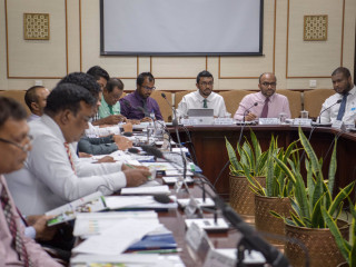 ބަޖެޓް ކޮމިޓީގެ ބައްދަލުވުމުގެ ތެރެއިން