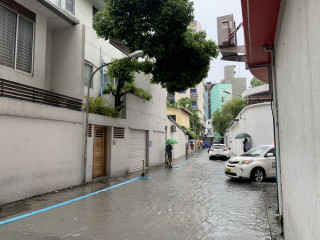 މާލޭގެ މަގެއްމަތީގައި ފެންބޮޑުވެފައި