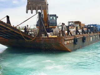 ފ، ދަރަނބޫދޫ ބަނދަރު އަޕްގްރޭޑް ކުރުމުގެ މަޝްރޫއަށް ބޭނުންވާ ތަކެތި އެރަށަށް ގެންގޮސްފައި