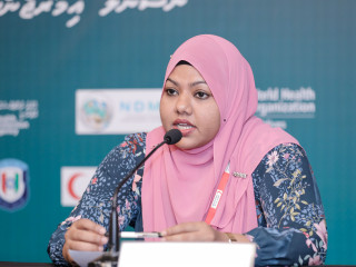 އާދިއްތަ ދުވަހު ބޭއްވި ނޫސްވެރިންގެ ބައްދަލުވުމުގައި، ރެޑް ކްރެސެންޓްގެ ސެކްރެޓަރީ ޖެނަރަލް ފާތުމަތު ހިމްނާ