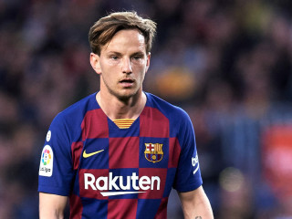 ބާސެލޯނާއަށް ކުޅުނު ކްރޮއޭޝިއާގެ މިޑްފީލްޑަރު އީވާން ރަކިޓިޗް