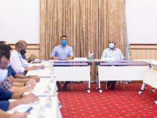 ހެލްތު އިމަޖެންސީ އޮޕަރޭޝަން ސެންޓަރުގެ ބައްދަލުވުމެއްގައި ނައިބް ރައީސް ފައިސަލް ނަސީމްގެ އިތުރުން ހެލްތު މިނިސްޓަރ ނަސީމް ބައިވެރިވެވަޑައިގެން