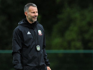 ވޭލްސްގެ ކޯޗު ރަޔާން ގިގްސް