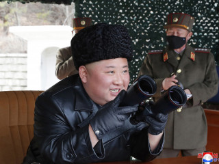 އުތުރު ކޮރެއާގެ ލީޑަރު ކިމް ޖޮން އުން؛ ކޮވިޑަށް ވެކްސިން އުފައްދާ ރޭހުގައި އުތުރު ކޮރެއާއިން ވެސް ވަނީ ބައިވެރިވެފައި