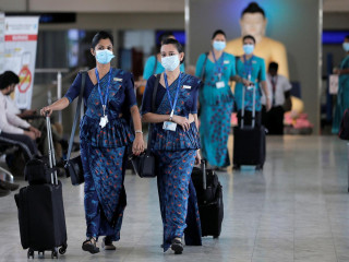 ލަންކާ އެއަރލައިންގެ ކްރޫންތަކެއް އެއާޕޯޓުގައި