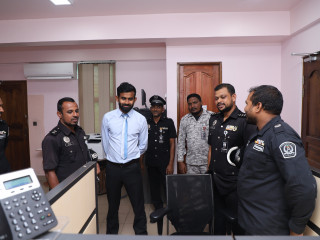 ކޮމިޝަނަރ އޮފް ޕްރިޒަންސް އަހުމަދު މުޙައްމަދު ފުޅު ކަރެކްޝަންސްގެ ބައެއް ވެރިންނާ ބައްދަލު ކުރައްވަނީ