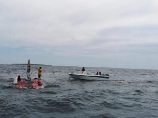 ކުރިނބީ ދޯންޏަށް ލޯންޗެއް ގޮސް އެހީވަނީ