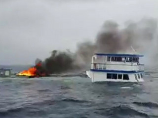 ވިންދު ދޯނީގައި އަލިފާން ރޯވެ އަނދަމުން ދަނިކޮށް