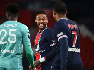 ޕީއެސްޖީ އާއި އެންޖާސް ބައްދަލުކުރި މެޗުގެ ތެރެއިން: މި މެޗުން ޕީއެސްޖީ މޮޅުވީ 6-1 ން