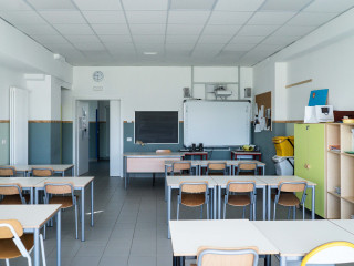 އިޓަލީގެ ސްކޫލެއްގެ ކްލާސްރޫމެއް: ސްކޫލްތައް ހުޅުވާލުމަށް ނިންމާފައިވަނީ ސެޕްޓެމްބަރު މަހުގެ 14 ވަނަ ދުވަހު