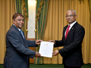 އެމްބެސެޑަރ އެޓް ލާޖްގެ މަޤާމަށް އައްޔަންކުރައްވާފައިވަނީ އަޙްމަދު މާހިރު