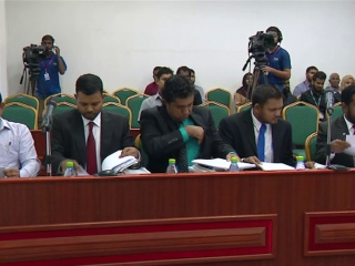 ކްރިމިނލް ކޯޓުން ހުކުމް އިއްވި ވަގުތު ރައީސް ޔާމީނާއި އެމަނިކުފާނުގެ ގާނޫނީ ޓީމުގެ ބޭފުޅުން