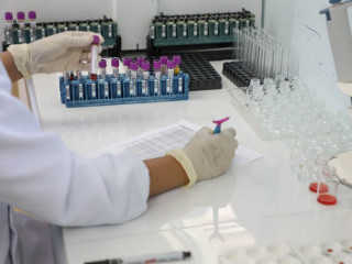 ކޮވިޑަށް ޕޮސިޓިވްވި އިންޑިއާ ދެ މީހުންނަކީ އޭސީ ހަދަން ގޭގެއަށް ދިޔަ ދެމީހުން