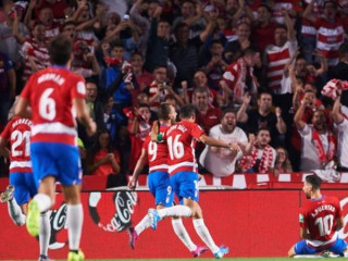 ލަނޑަށް ފަހު ގްރެނާޑާގެ ކުޅުންތެރިން އުފާ ފާޅު ކުރަނީ