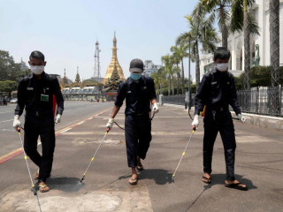 މިޔަންމާގެ މަގުތައް ޑިސްއިންފެކްޓް ކުރަނީ