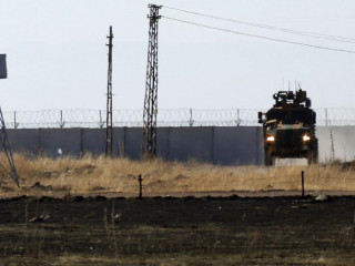 ސީރިއާއާއި ތުރުކީ ގުޅޭ ޞަރަހައްދީ ބޯޑަރު