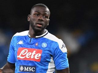 ނާޕޮލީއަށް ކުޅެމުން އަންނަ ސެނެގާލުގެ ޑިފެންޑަރު ކަލިދޫ ކުލިބާލީ