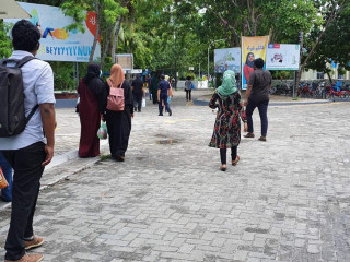 ވިލިމާލެ ފެރީޓާމިނަލް ކައިރިން ބަޔަކު ހިނގާފައިދަނީ؛ ލޮކްޑައުންގެ ފިޔަވަޅުތަކަށް އަދި ލުއިތަކެއް ދީފައި ނުވޭ