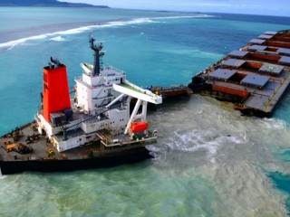 އިންޓަރނެޓް ހޯދައި މަޖާކޮށްލަން އުޅުނީމާ އާގުބޯޓު އެރީ ފަރަށް