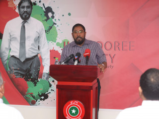 ދީނުގެ ވާހަކަދައްކަވާއިރު، ޤާސިމް ބަރޯސާވަނީ ރަލާ އޫރު މަހުގެ ވިޔަފާރީއަށް!