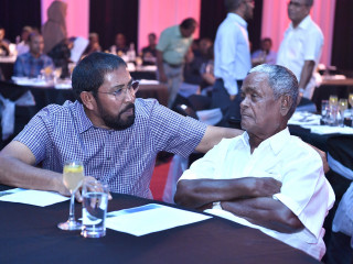 މަޝްހޫރު ދެ ވިޔަފާރިވެރިން ކަމަށްވާ ގާސިމް އާއި ޗަމްޕާ މުހައްމަދު މޫސާ (އުއްޗު)