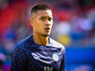 ޕީއެސްޖީއަށް ކުޅެމުން އަންނަ ފްރާންސްގެ ގޯލްކީޕަރު އަލްފޯންސް އަރިއޯލާ