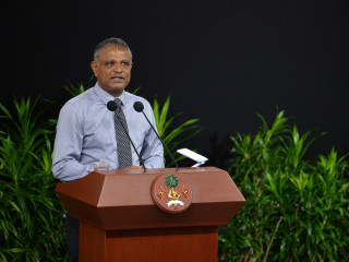 މިނިސްޓަރ އޮފް ހަޔަރ އެޑިއުކޭޝަން ޑރ އިބްރާހިމް ހަސަން ޖަލްސާއެއްގައި ވާހަކަ ދައްކަވަނީ