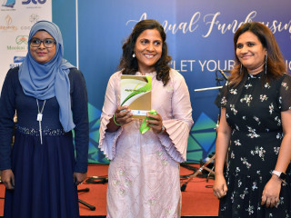 ގާލާ ޑީނަރ ގައި މެޑަމް ފަޒްނާ އަހުމަދު ބައިވެރިވެ ވަޑައިގަންނަވަނީ