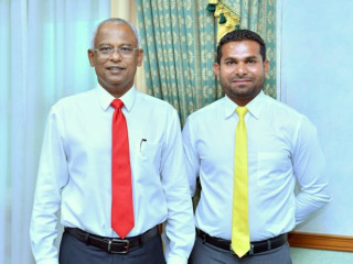ކަމަދޫ ކައުންސިިލްގެ ރައީސް، ރައީސް އިބްރާހިމް މުހައްމަދު ސޯލިހާއެކު