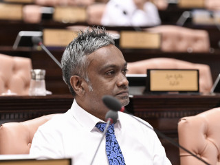 އެމްއެމްޕީއާރުސީއާއި މަރުކޮމިޝަންގެ މަސައްކަތާއި ގުޅޭ މައްސަލަ ހުށަހެޅުއްވި ހެންވޭރު އުތުރު ދާއިރާގެ މެންބަރު އިބްރާހިމް މުއިއްޒު؛ މި މައްސަލަ ވަނީ 2 ކޮމިޓީއަކަށް ފޮނުވާފައި