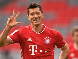 ލެވަންޑޯސްކީގެ ހެޓްރިކާއެކު ބަޔާނަށް ބޮޑު މޮޅެއް