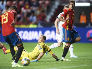 ސްޕެއިން އަދި ފެރޯ އައިލޭންޑްސް ބައްދަލުކުރި މެޗުގެ ތެރެއިން