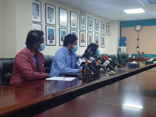 ފިނޭންސް މިނިސްޓްރީގެ އޮފިޝަލުން ހޯމަ ދުވަހު ނޫސްވެރިންނަށް މައުލޫމާތު ދެނީ- ފިނޭންސް މިނިސްޓްރީން ވަނީ ސިންގަލް ވިންޑޯ މަޝްރޫއުގެ ކަންކަން ހިނގި ގޮތް ނޫސްވެރިންނަށް ސާފުކޮށްދީފައި