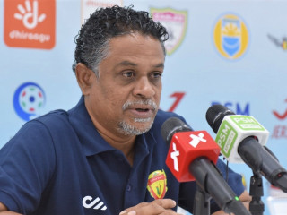 ޔުނައިޓެޑް ވިކްޓަރީ (ޔޫވީ) ގެ ކޯޗު އިހުސާން އަބްދުލް ޣަނީ (ސާންތި)